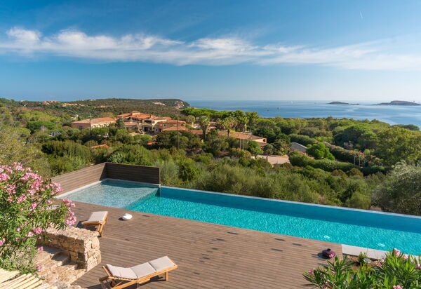 Villa Rosmarino: Attività, Balcone / Terrazza / Patio, Benessere, Caratteristiche, Estate, Esterni, Piscina, Primavera
