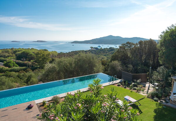 Villa Rosmarino: Attività, Balcone / Terrazza / Patio, Benessere, Caratteristiche, Estate, Esterni, Piscina, Primavera