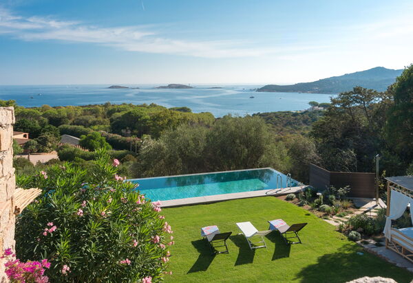 Villa Rosmarino: Attività, Balcone / Terrazza / Patio, Benessere, Caratteristiche, Estate, Esterni, Piscina, Primavera