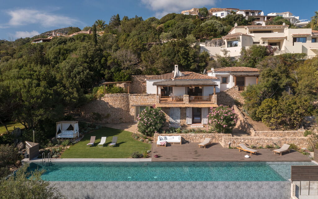 Villa Rosmarino: Attività, Balcone / Terrazza / Patio, Benessere, Caratteristiche, Estate, Esterni, Piscina, Primavera