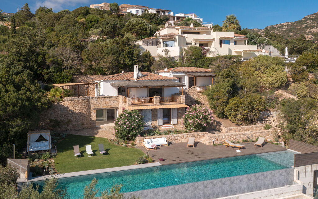 Villa Rosmarino: Attività, Balcone / Terrazza / Patio, Benessere, Caratteristiche, Estate, Esterni, Piscina, Primavera