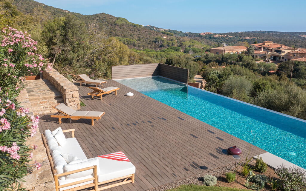 Villa Rosmarino: Attività, Balcone / Terrazza / Patio, Benessere, Caratteristiche, Estate, Esterni, Piscina, Primavera