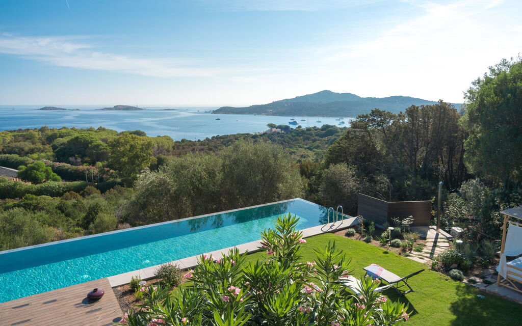 Villa Rosmarino: Attività, Balcone / Terrazza / Patio, Benessere, Caratteristiche, Estate, Esterni, Piscina, Primavera
