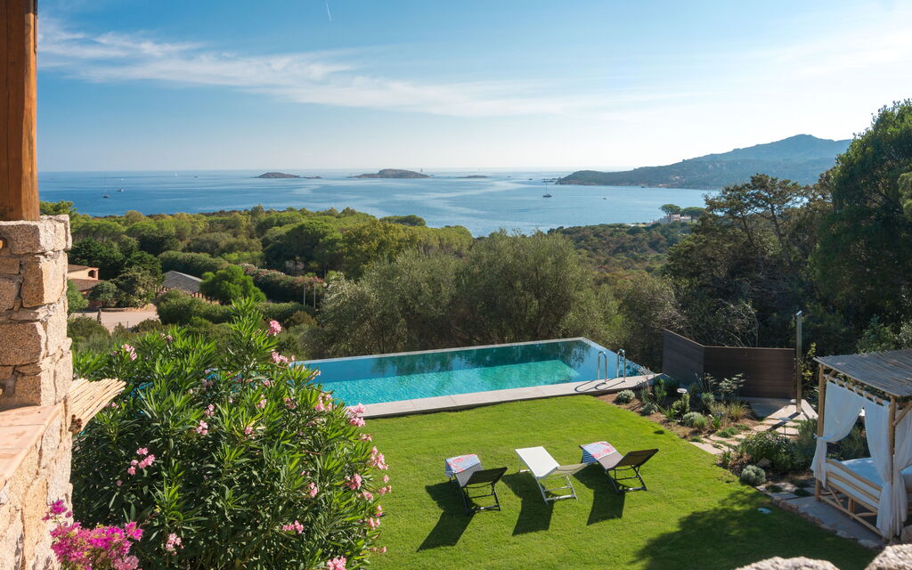 Villa Rosmarino: Attività, Balcone / Terrazza / Patio, Benessere, Caratteristiche, Estate, Esterni, Piscina, Primavera