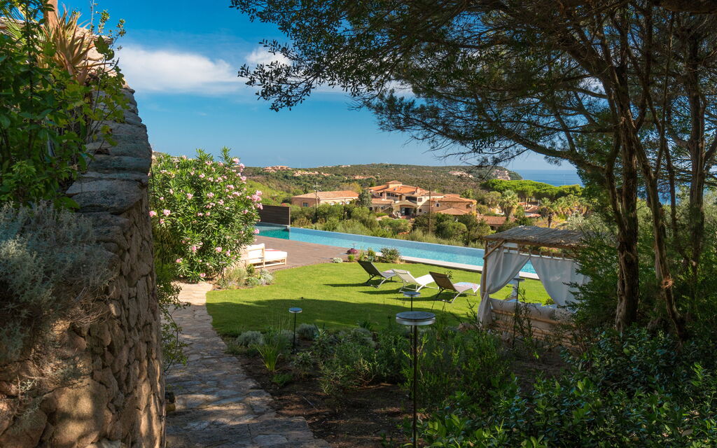 Villa Rosmarino: Attività, Balcone / Terrazza / Patio, Benessere, Caratteristiche, Estate, Esterni, Piscina, Primavera