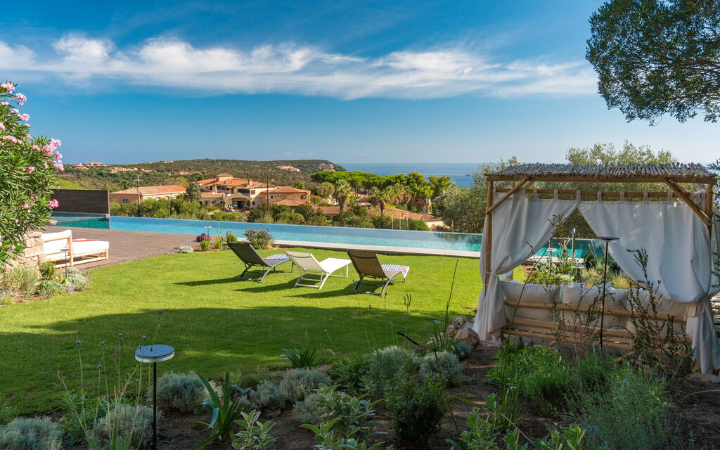 Villa Rosmarino: Attività, Balcone / Terrazza / Patio, Benessere, Caratteristiche, Estate, Esterni, Piscina, Primavera