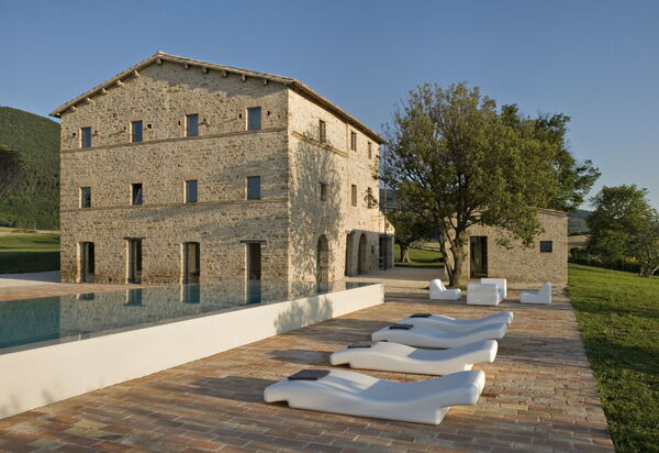Villa Paride: Attività, Balcone / Terrazza / Patio, Benessere, Estate, Esterni, Giardino, Persone, Piscina, Primavera, Servizi, Vista Panoramica