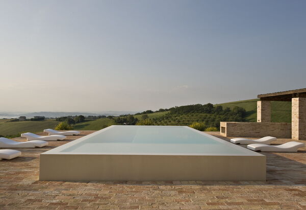 Villa Paride: Attività, Balcone / Terrazza / Patio, Benessere, Estate, Esterni, Giardino, Persone, Piscina, Primavera, Servizi, Vista Panoramica