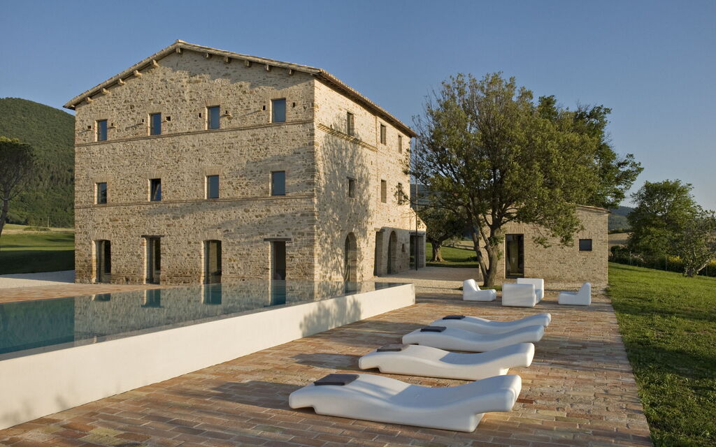 Villa Paride: Attività, Balcone / Terrazza / Patio, Benessere, Estate, Esterni, Giardino, Persone, Piscina, Primavera, Servizi, Vista Panoramica