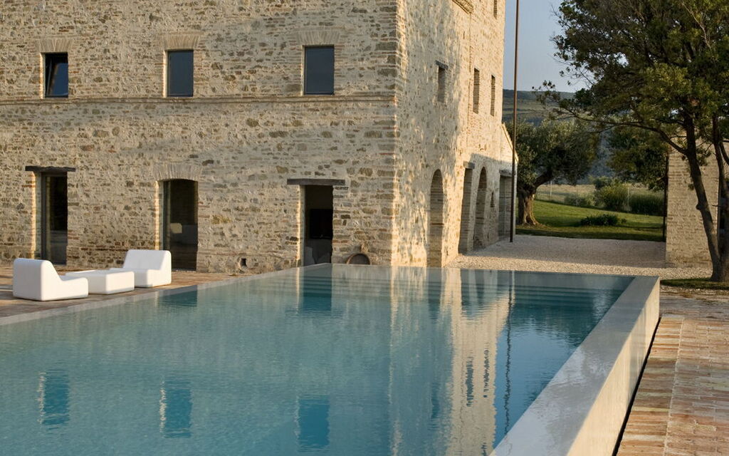 Villa Paride: Attività, Balcone / Terrazza / Patio, Benessere, Estate, Esterni, Giardino, Persone, Piscina, Primavera, Servizi, Vista Panoramica