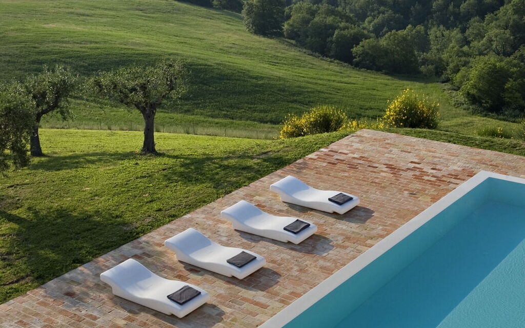 Villa Paride: Attività, Balcone / Terrazza / Patio, Benessere, Estate, Esterni, Giardino, Persone, Piscina, Primavera, Servizi, Vista Panoramica