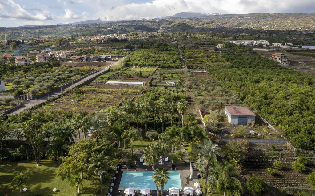 Villa Palmetta: Activities, Amenities, Building Exterior, Garden, Main Entrance, Pool, Spring, Summer, Wellness