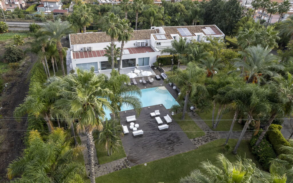 Villa Palmetta: Activities, Amenities, Building Exterior, Garden, Main Entrance, Pool, Spring, Summer, Wellness