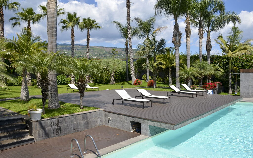 Villa Palmetta: Activities, Amenities, Building Exterior, Garden, Main Entrance, Pool, Spring, Summer, Wellness