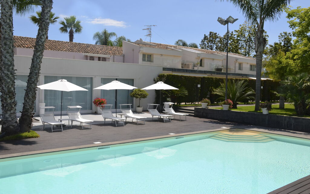 Villa Palmetta: Activities, Amenities, Building Exterior, Garden, Main Entrance, Pool, Spring, Summer, Wellness