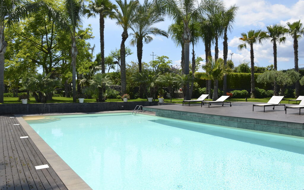 Villa Palmetta: Activities, Amenities, Building Exterior, Garden, Main Entrance, Pool, Spring, Summer, Wellness