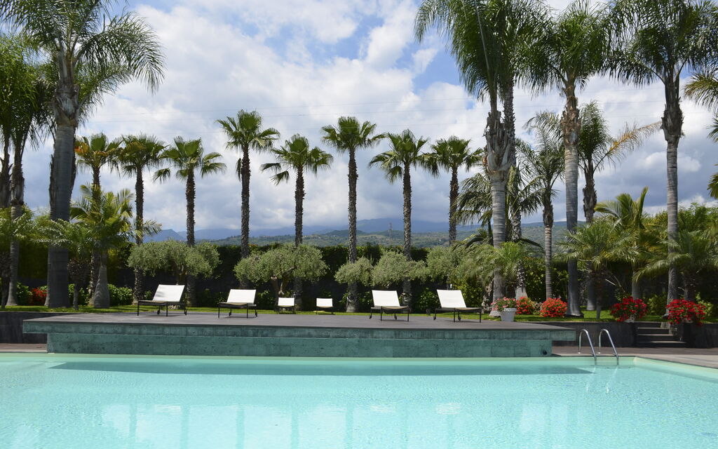 Villa Palmetta: Activities, Amenities, Building Exterior, Garden, Main Entrance, Pool, Spring, Summer, Wellness