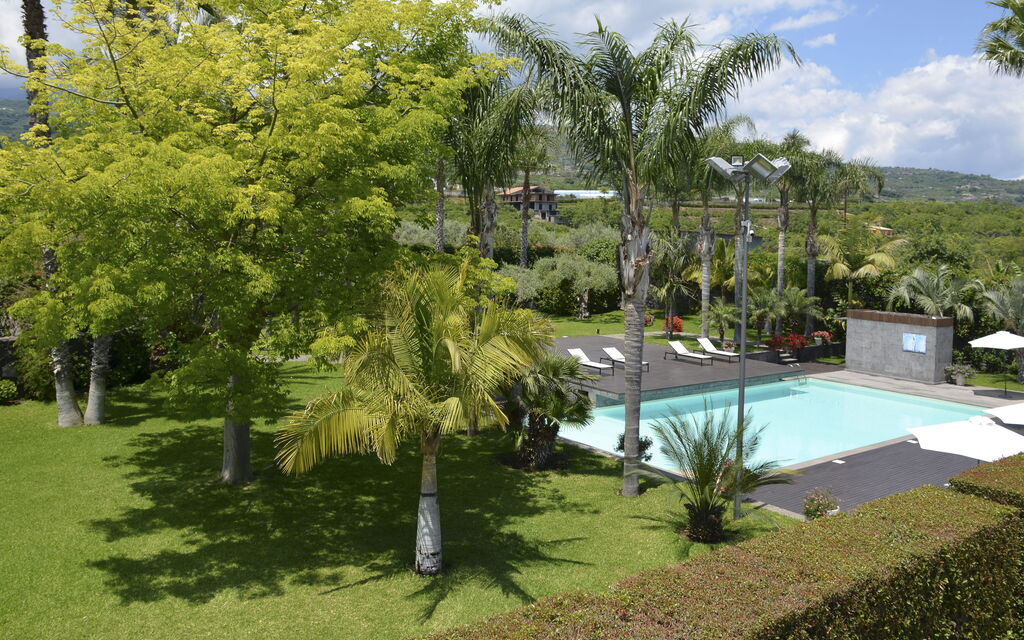 Villa Palmetta: Activities, Amenities, Building Exterior, Garden, Main Entrance, Pool, Spring, Summer, Wellness