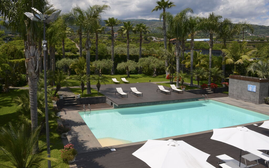 Villa Palmetta: Activities, Amenities, Building Exterior, Garden, Main Entrance, Pool, Spring, Summer, Wellness