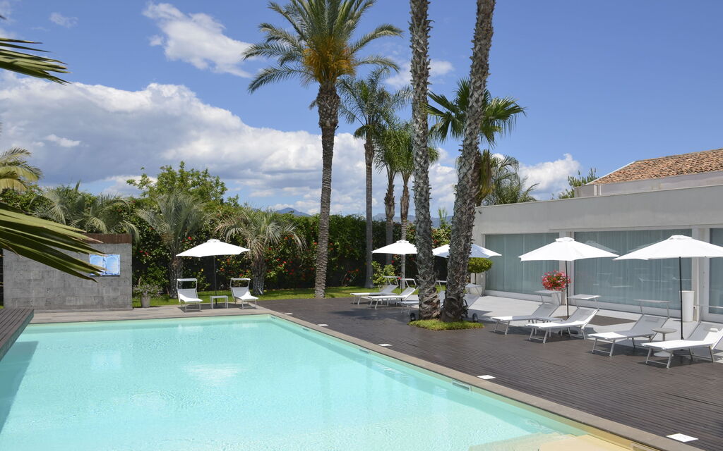 Villa Palmetta: Activities, Amenities, Building Exterior, Garden, Main Entrance, Pool, Spring, Summer, Wellness