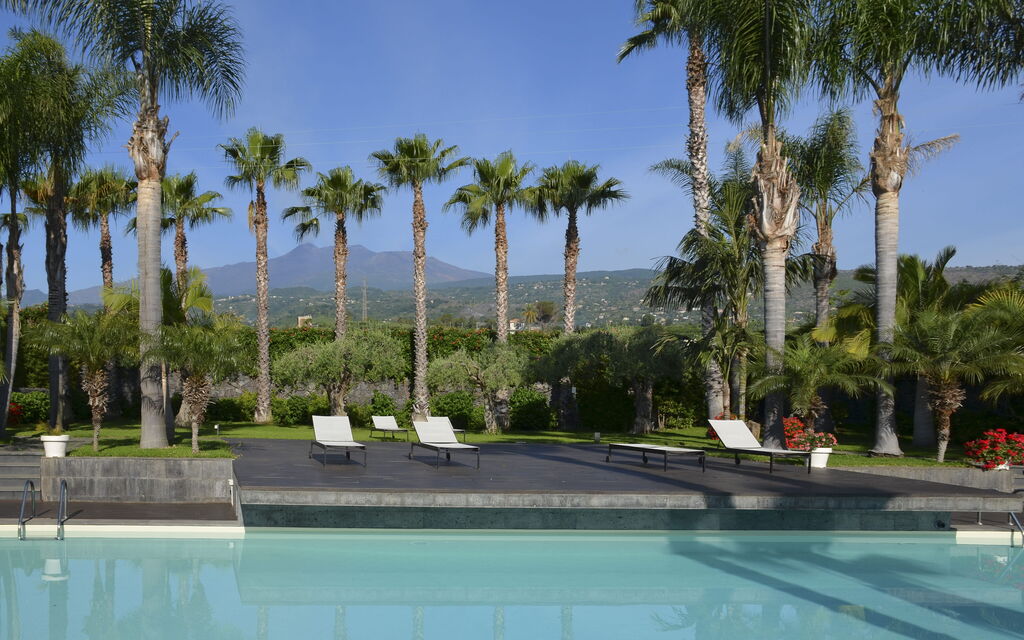 Villa Palmetta: Activities, Amenities, Building Exterior, Garden, Main Entrance, Pool, Spring, Summer, Wellness