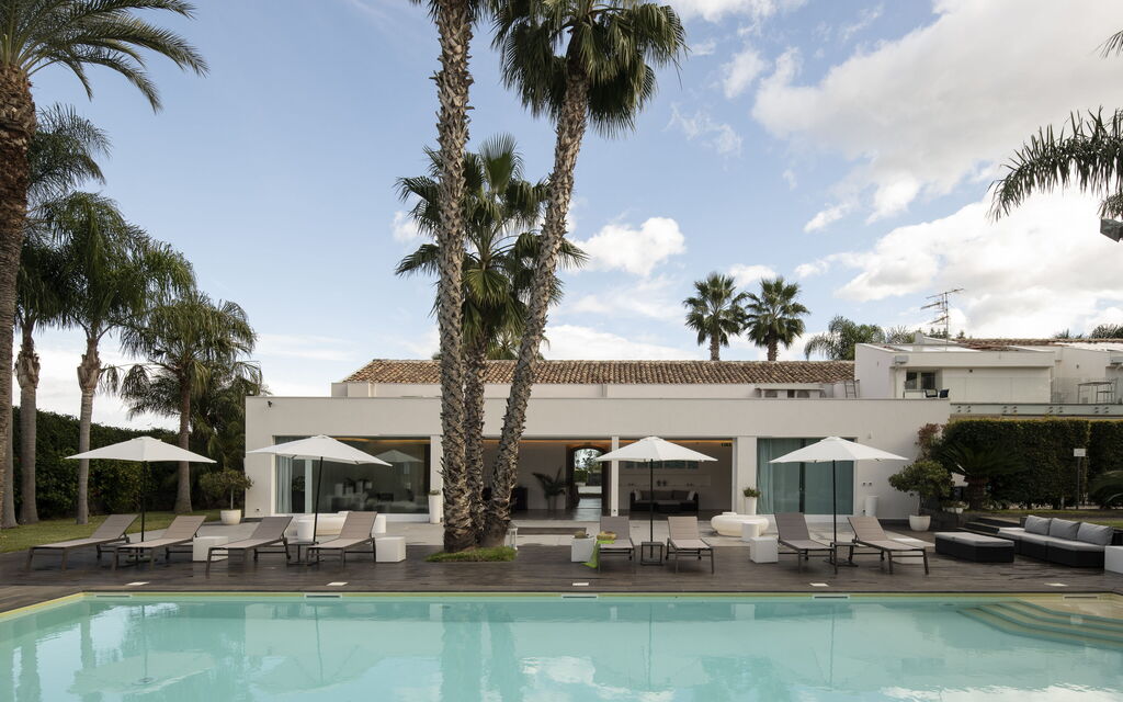 Villa Palmetta: Activities, Amenities, Building Exterior, Garden, Main Entrance, Pool, Spring, Summer, Wellness