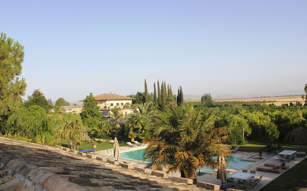 Villa Naxos: Attività, Balcone / Terrazza / Patio, Benessere, Caratteristiche, Entrata Principale, Estate, Esterni, Giardino, Persone, Piscina, Primavera, Servizi