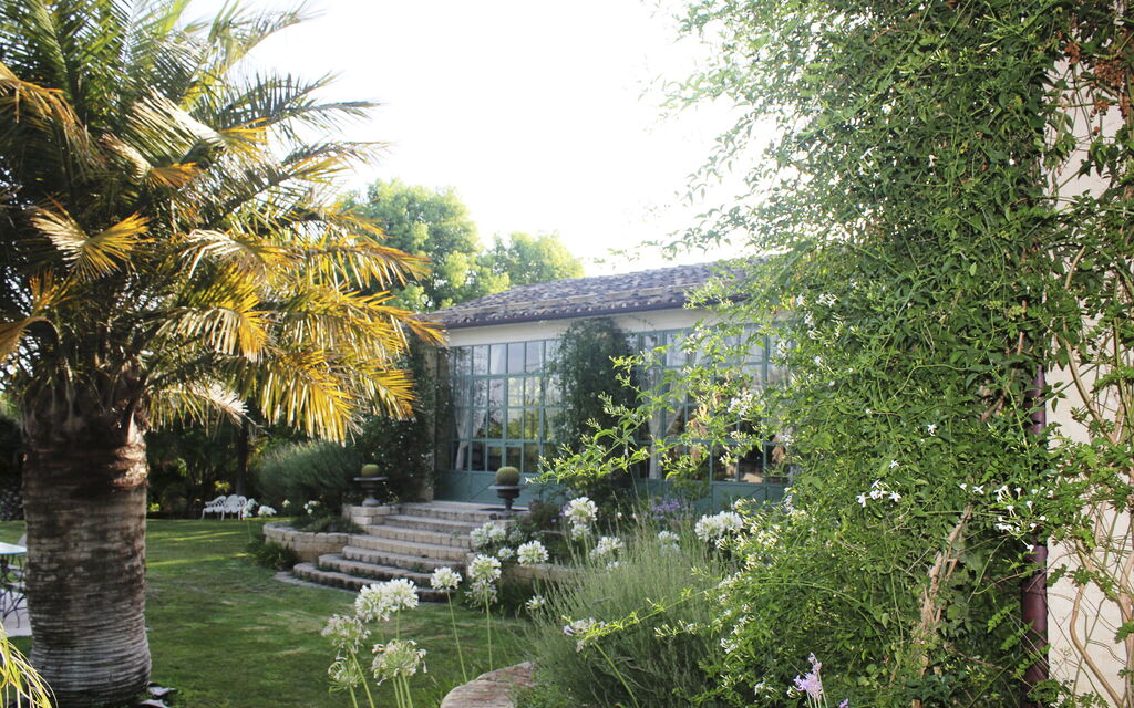 Villa Naxos: Attività, Balcone / Terrazza / Patio, Benessere, Caratteristiche, Entrata Principale, Estate, Esterni, Giardino, Persone, Piscina, Primavera, Servizi