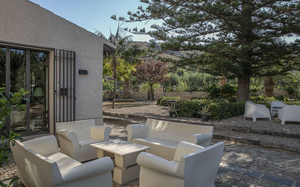 Villa Lanterna: Activities, Amenities, Balcony / Terrace / Patio, Building Exterior, Living Room, Pool, Room Detail, Spring, Summer