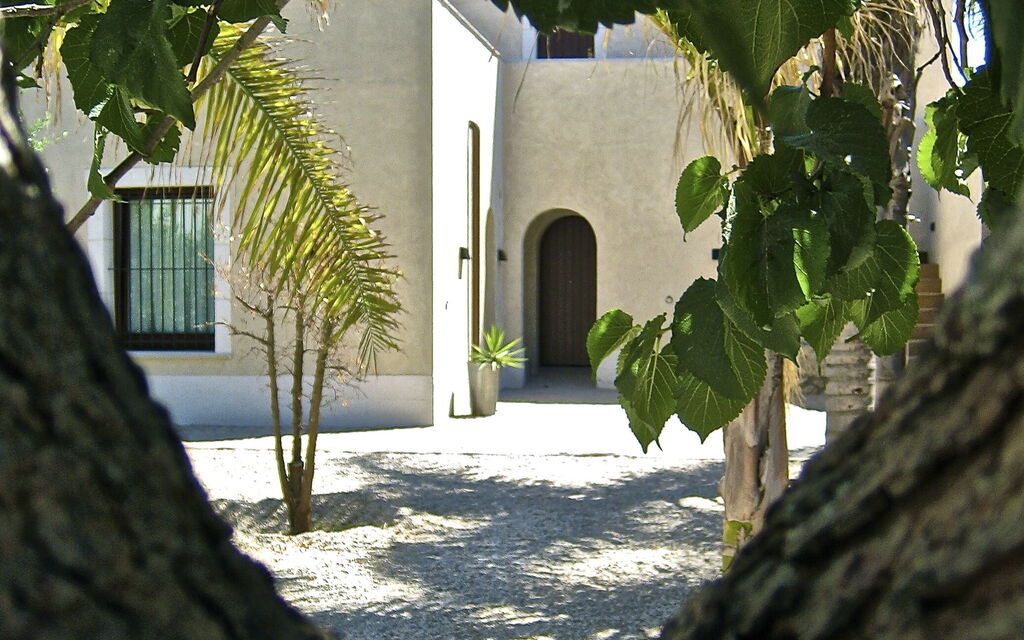 Villa Lanterna: Activities, Amenities, Balcony / Terrace / Patio, Building Exterior, Living Room, Pool, Room Detail, Spring, Summer