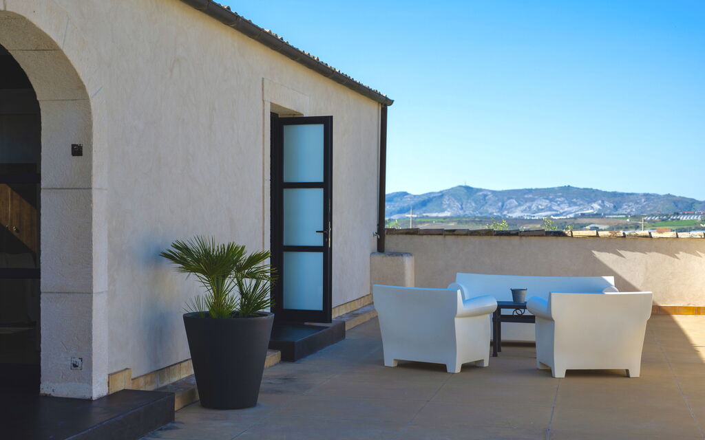 Villa Lanterna: Activities, Amenities, Balcony / Terrace / Patio, Building Exterior, Living Room, Pool, Room Detail, Spring, Summer