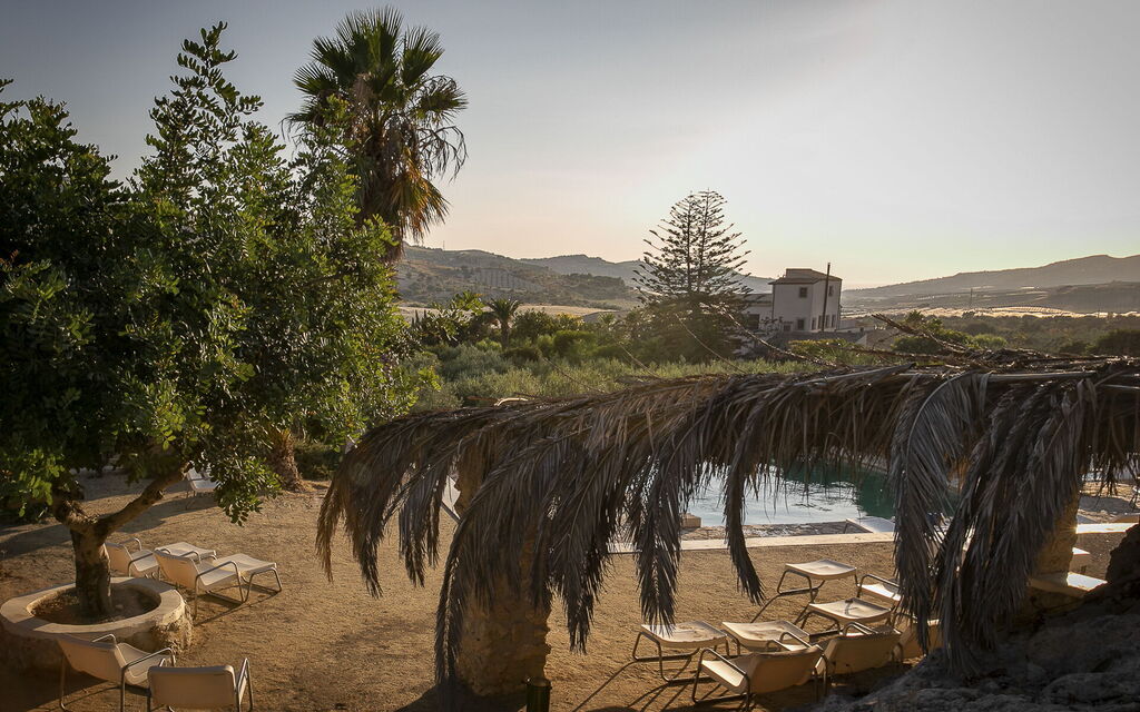 Villa Lanterna: Activities, Amenities, Balcony / Terrace / Patio, Building Exterior, Living Room, Pool, Room Detail, Spring, Summer