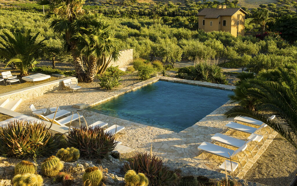 Villa Lanterna: Activities, Amenities, Balcony / Terrace / Patio, Building Exterior, Living Room, Pool, Room Detail, Spring, Summer