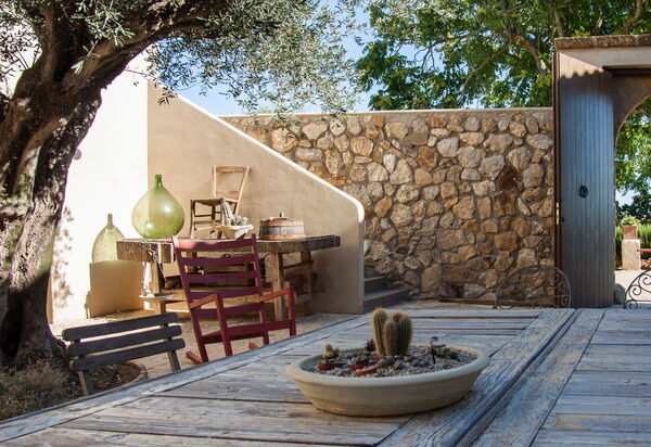 Villa Nativa: Activities, Amenities, Balcony / Terrace / Patio, Building Exterior, Garden, Main Entrance, People, Pool, Spring, Summer