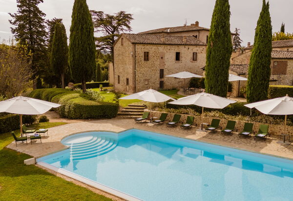 Villa Isaia 32: Activities, Amenities, Building Exterior, Garden, Pool, Spring, Summer