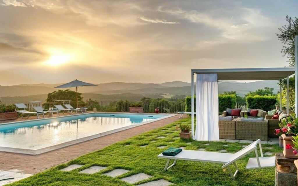 Villa Barberino: Attività, Autunno, Balcone / Terrazza / Patio, Caratteristiche, Estate, Esterni, Giardino, Piscina, Primavera