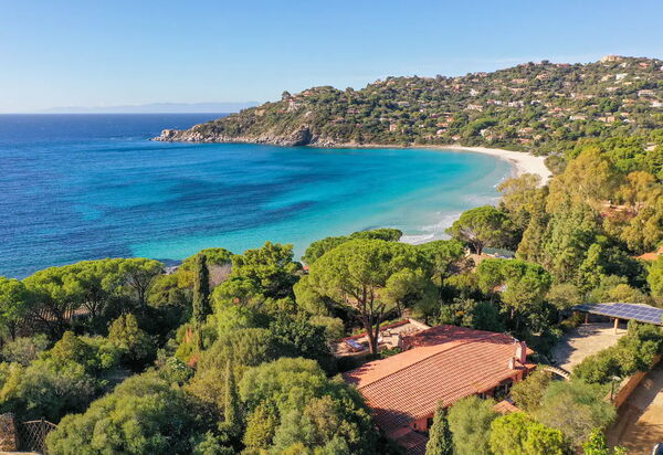 Villa Torretta Pied Dans L'eau: Activities, Amenities, Balcony / Terrace / Patio, Building Exterior, Garden, Main Entrance, Spring, Summer