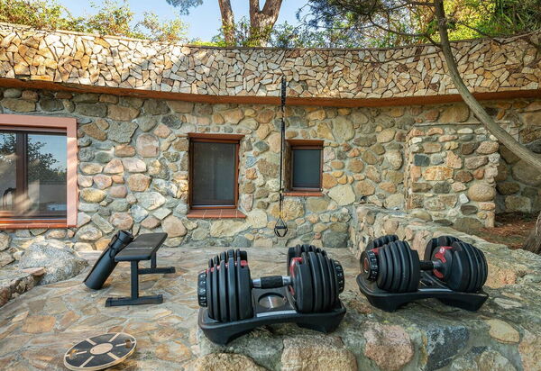 Villa Torretta Pied Dans L'eau: Activities, Amenities, Balcony / Terrace / Patio, Building Exterior, Garden, Main Entrance, Spring, Summer