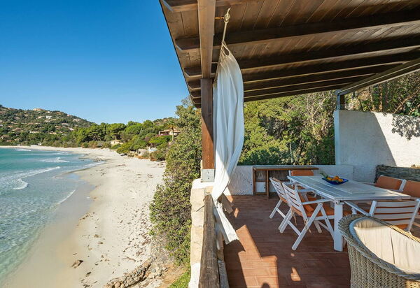 Villa Torretta Pied Dans L'eau: Activities, Amenities, Balcony / Terrace / Patio, Building Exterior, Garden, Main Entrance, Spring, Summer