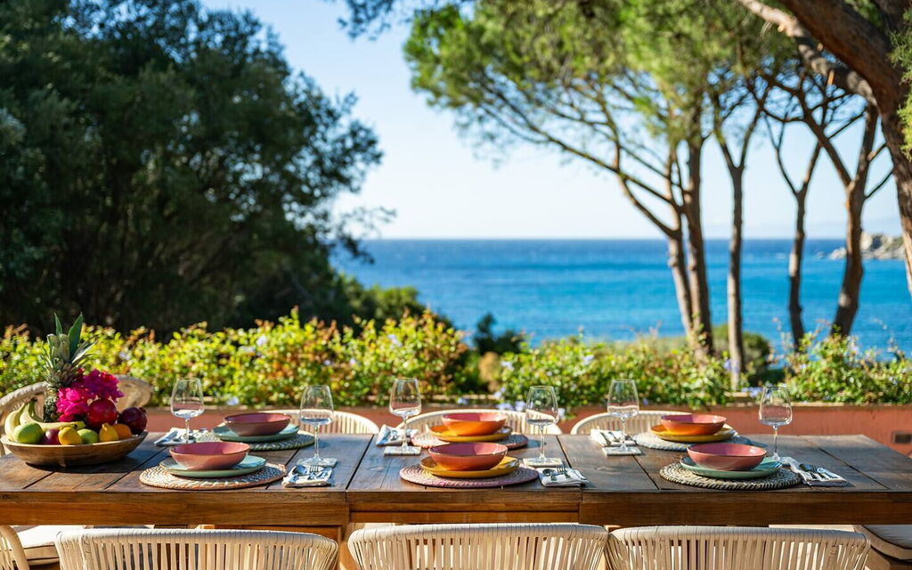 Villa Torretta Pied Dans L'eau: Activities, Amenities, Balcony / Terrace / Patio, Building Exterior, Garden, Main Entrance, Spring, Summer