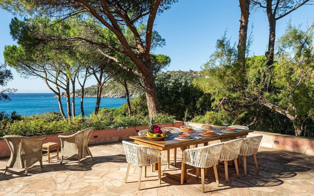 Villa Torretta Pied Dans L'eau: Activities, Amenities, Balcony / Terrace / Patio, Building Exterior, Garden, Main Entrance, Spring, Summer