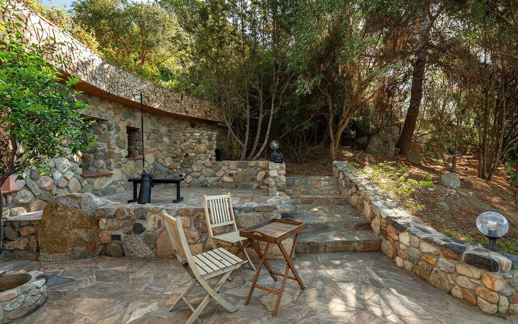 Villa Torretta Pied Dans L'eau: Activities, Amenities, Balcony / Terrace / Patio, Building Exterior, Garden, Main Entrance, Spring, Summer