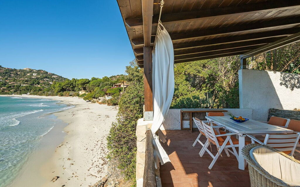 Villa Torretta Pied Dans L'eau: Activities, Amenities, Balcony / Terrace / Patio, Building Exterior, Garden, Main Entrance, Spring, Summer