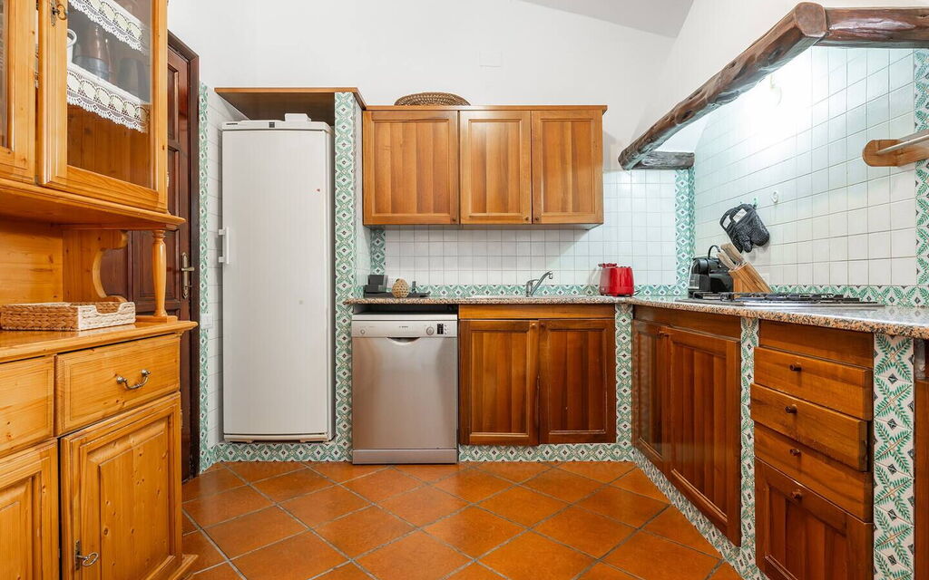 Villa Torretta Pied Dans L'eau: Activities, Amenities, Balcony / Terrace / Patio, Building Exterior, Garden, Main Entrance, Spring, Summer