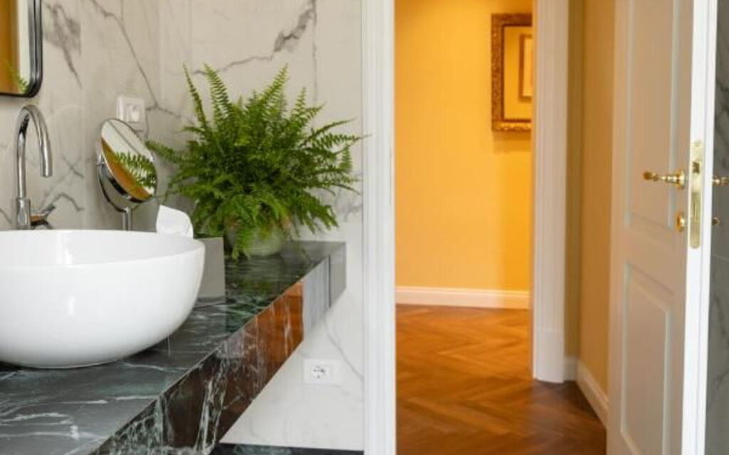 Torrigiani Corso Quattro: Activities, Amenities, Building Exterior, City, Kitchen, Room Detail, Spring, Summer