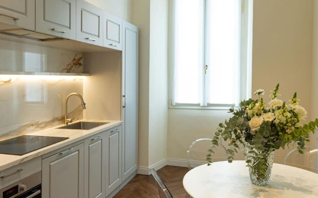 Torrigiani Corso Quattro: Activities, Amenities, Building Exterior, City, Kitchen, Room Detail, Spring, Summer