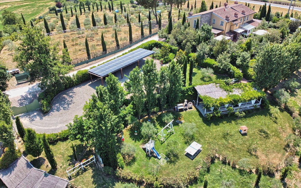 Villa San Gerbero: Attività, Caratteristiche, Entrata Principale, Estate, Esterni, Giardino, Idromassaggio, Piscina, Primavera