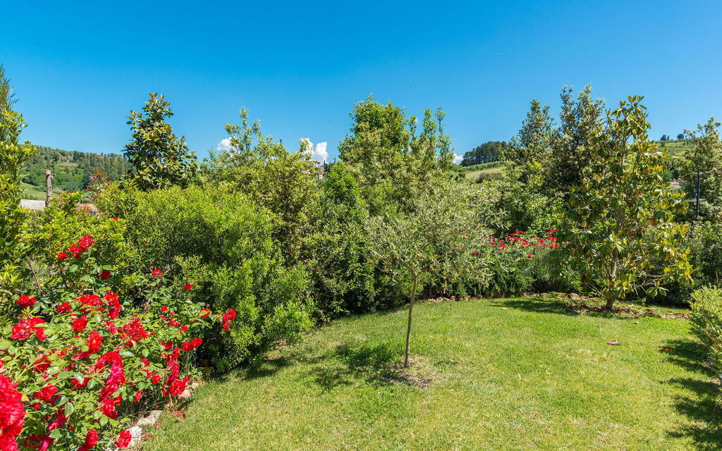 Villa San Gerbero: Attività, Caratteristiche, Entrata Principale, Estate, Esterni, Giardino, Idromassaggio, Piscina, Primavera