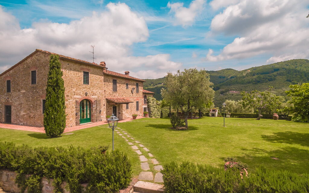 Villa Alvisi: Attività, Balcone / Terrazza / Patio, Benessere, Caratteristiche, Entrata Principale, Estate, Esterni, Giardino, Piscina, Primavera