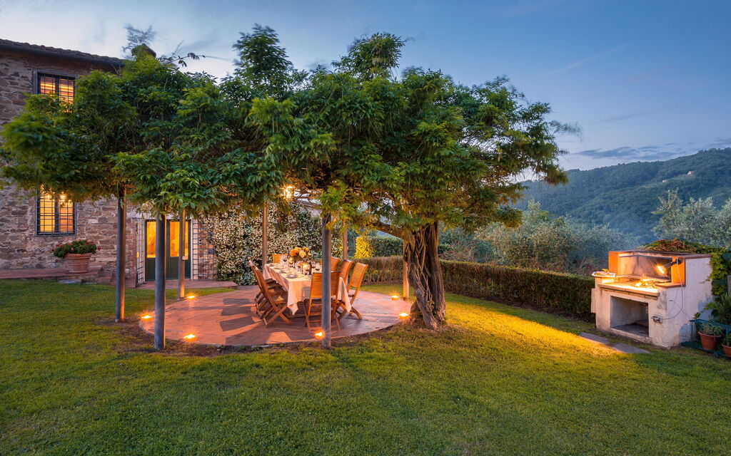 Villa Alvisi: Attività, Balcone / Terrazza / Patio, Benessere, Caratteristiche, Entrata Principale, Estate, Esterni, Giardino, Piscina, Primavera